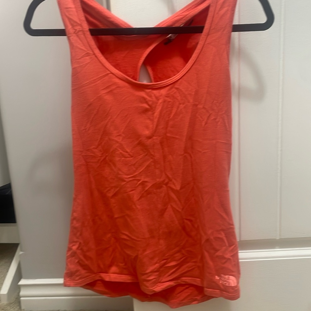 3/$15🎉The north face tank top XS